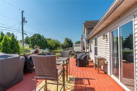 Exterior - 165 Hampton Pl, Troy, OH 45373 photo 5 of 10
