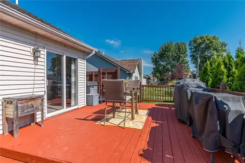 Exterior - 165 Hampton Pl, Troy, OH 45373 photo 7 of 10