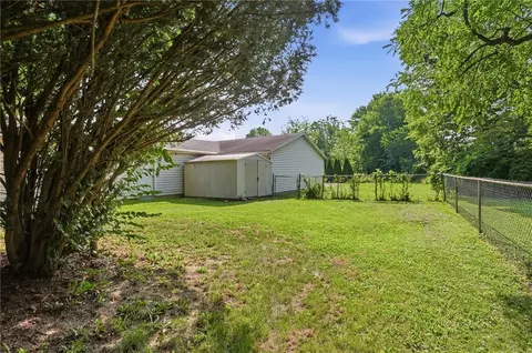 Exterior - 5890 Springfield Xenia Rd, Springfield, OH 45502 photo 9 of 11