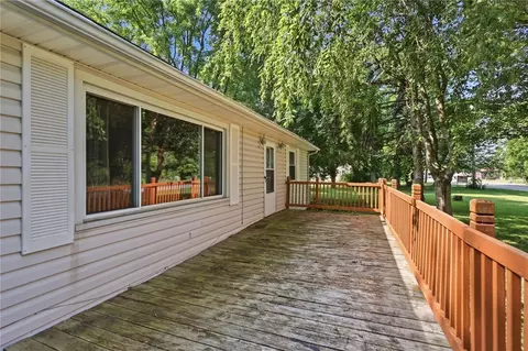 Exterior - 5890 Springfield Xenia Rd, Springfield, OH 45502 photo 2 of 11