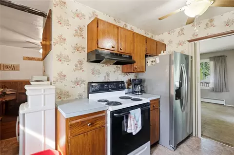 Kitchen - 5890 Springfield Xenia Rd, Springfield, OH 45502 photo 4 of 4