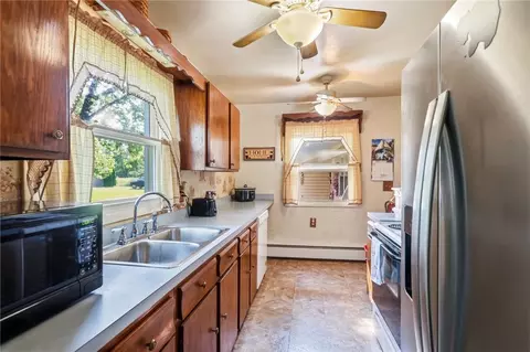 Kitchen - 5890 Springfield Xenia Rd, Springfield, OH 45502 photo 1 of 4