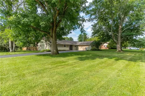 Exterior - 134 Bristol Dr, Centerville, OH 45458 photo 2 of 9
