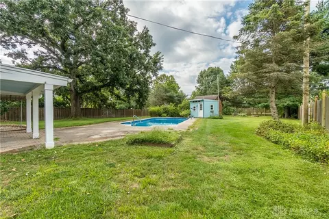 Exterior - 134 Bristol Dr, Centerville, OH 45458 photo 4 of 9