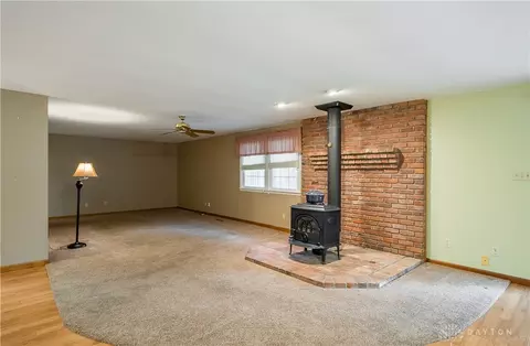Living - 134 Bristol Dr, Centerville, OH 45458 photo 3 of 5