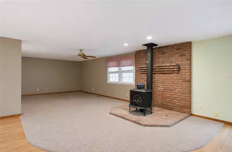 Living - 134 Bristol Dr, Centerville, OH 45458 photo 3 of 5