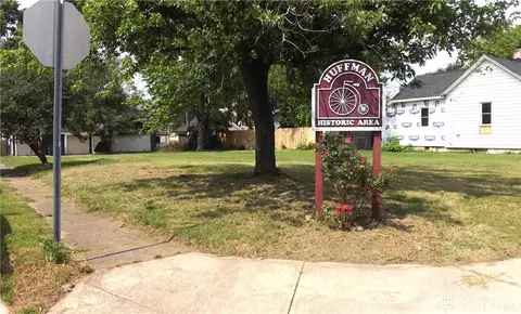 2205 E 5th St, Dayton, OH 45403