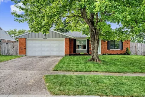 4802 Lodgeview Dr, Huber Heights, OH 45424
