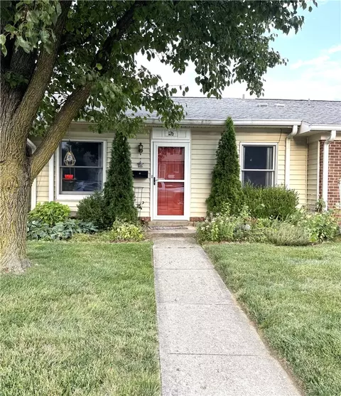 126 W Van Lake Dr, Vandalia, OH 45377