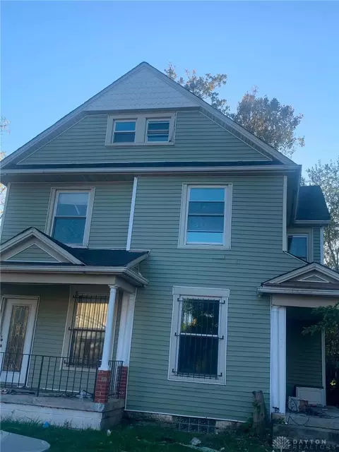 29 Hallwood Ave, Dayton, OH 45417