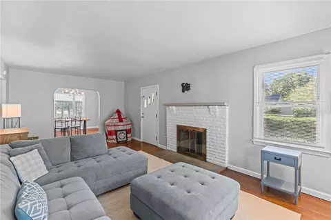 Living - 813 E Dorothy Ln, Kettering, OH 45419 photo 3 of 3