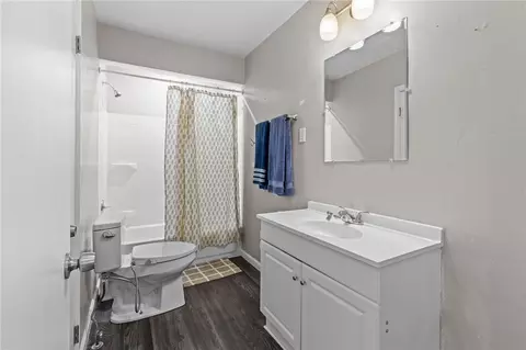 Bath - 813 E Dorothy Ln, Kettering, OH 45419 photo 1 of 1