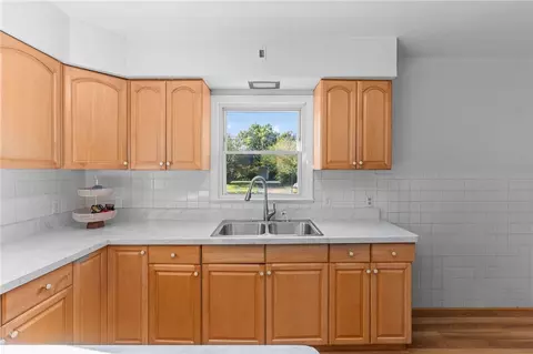 Kitchen - 813 E Dorothy Ln, Kettering, OH 45419 photo 4 of 5