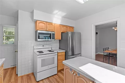 Kitchen - 813 E Dorothy Ln, Kettering, OH 45419 photo 3 of 5