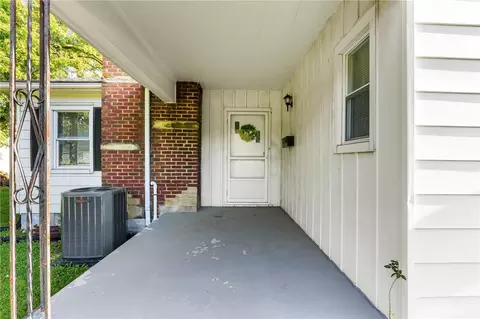 Exterior - 813 E Dorothy Ln, Kettering, OH 45419 photo 3 of 6