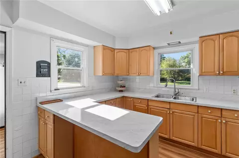 Kitchen - 813 E Dorothy Ln, Kettering, OH 45419 photo 5 of 5