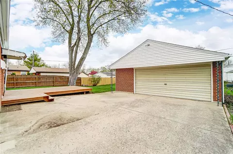 Exterior - 2417 Olson Dr, Kettering, OH 45420 photo 13 of 13