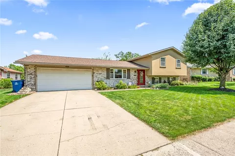 562 Hathaway Trl, Tipp City, OH 45371