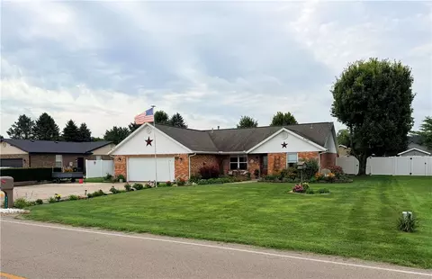 4737 Cottonville Rd, Jamestown, OH 45335