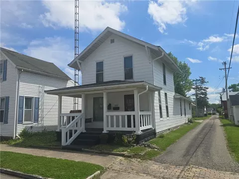 207 E Main St, New Paris, OH 45347