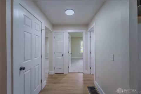 Entry Way - 759 N Hampton Rd, Springfield, OH 45504 photo 2 of 4