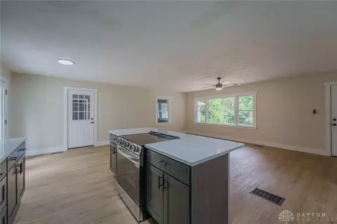 Other - 759 N Hampton Rd, Springfield, OH 45504 photo 4 of 12