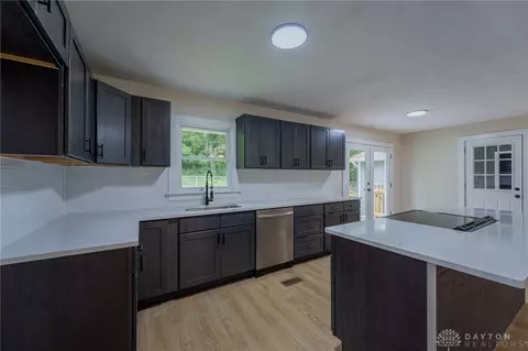 Kitchen - 759 N Hampton Rd, Springfield, OH 45504 photo 2 of 5