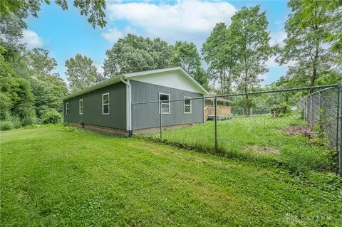 Exterior - 759 N Hampton Rd, Springfield, OH 45504 photo 5 of 10