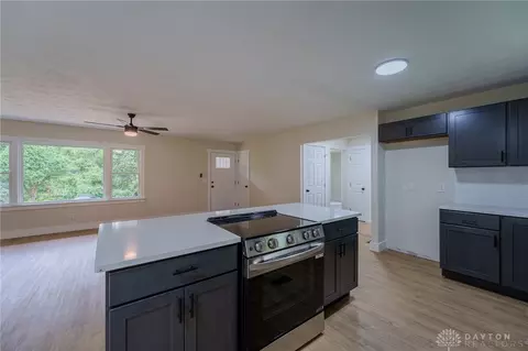 Kitchen - 759 N Hampton Rd, Springfield, OH 45504 photo 4 of 5