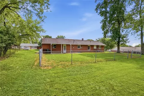 Exterior - 2821 Powhattan Pl, Kettering, OH 45420 photo 3 of 7