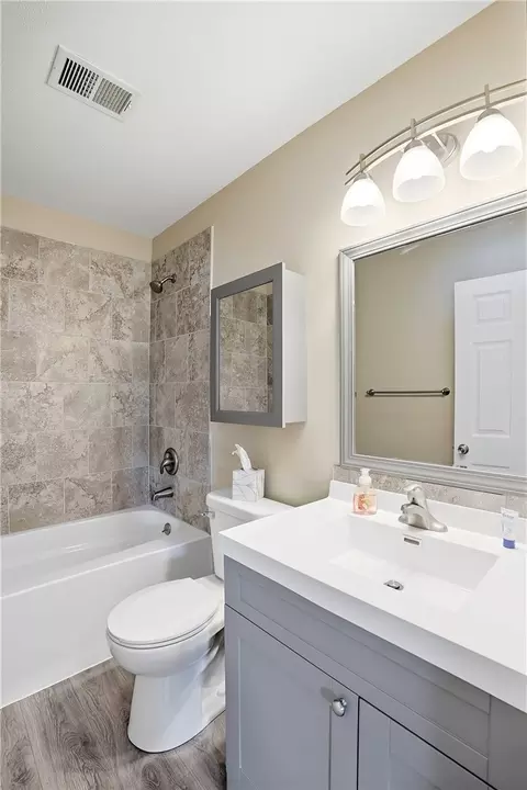 Bath - 2821 Powhattan Pl, Kettering, OH 45420 photo 2 of 2