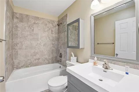 Bath - 2821 Powhattan Pl, Kettering, OH 45420 photo 1 of 2