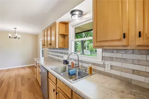 Kitchen - 2821 Powhattan Pl, Kettering, OH 45420 photo 2 of 2