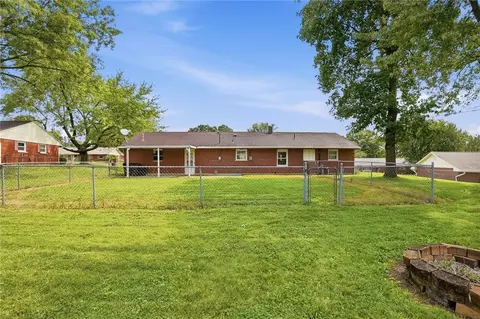 Exterior - 2821 Powhattan Pl, Kettering, OH 45420 photo 4 of 7