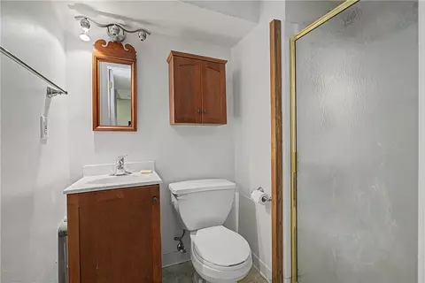 Bath - 100 Greendale Dr, Kettering, OH 45429 photo 4 of 4