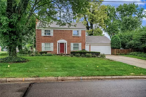 Exterior - 100 Greendale Dr, Kettering, OH 45429 photo 4 of 15