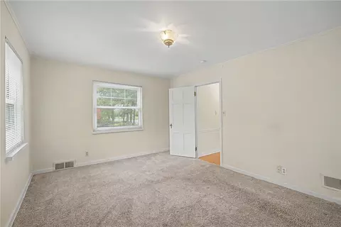 Bedroom - 100 Greendale Dr, Kettering, OH 45429 photo 4 of 5
