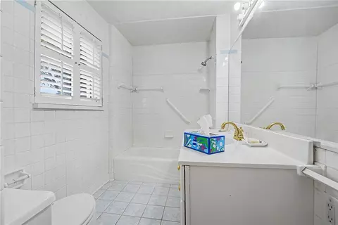 Bath - 100 Greendale Dr, Kettering, OH 45429 photo 2 of 4