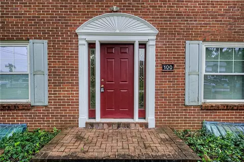 Entry Way - 100 Greendale Dr, Kettering, OH 45429 photo 1 of 4