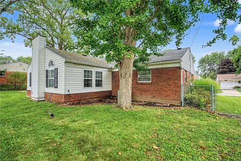 Exterior - 1112 Claybourne Rd, Kettering, OH 45429 photo 13 of 15