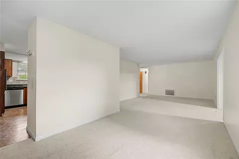 Living - 1112 Claybourne Rd, Kettering, OH 45429 photo 5 of 10