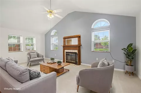 Living - 1112 Claybourne Rd, Kettering, OH 45429 photo 8 of 12