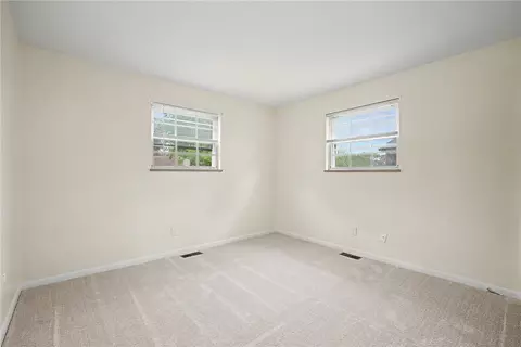 Bedroom - 1112 Claybourne Rd, Kettering, OH 45429 photo 4 of 7