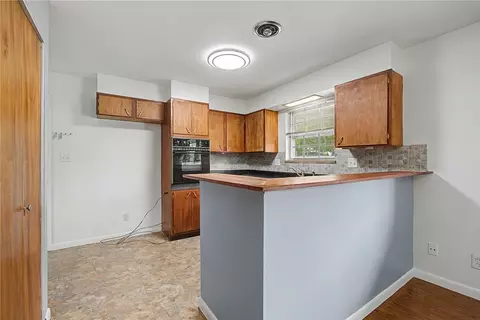 Kitchen - 1112 Claybourne Rd, Kettering, OH 45429 photo 4 of 4