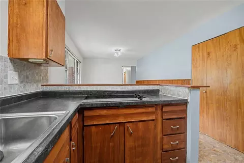 Kitchen - 1112 Claybourne Rd, Kettering, OH 45429 photo 3 of 4