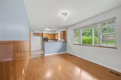 Living - 1112 Claybourne Rd, Kettering, OH 45429 photo 10 of 10