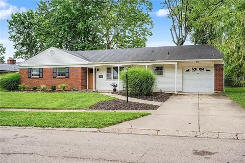 Exterior - 1112 Claybourne Rd, Kettering, OH 45429 photo 2 of 15