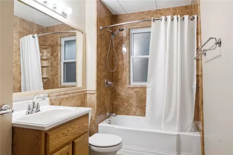 Bath - 1733 Aero Ave, Kettering, OH 45429 photo 1 of 3