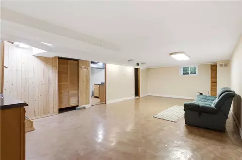 Living - 1733 Aero Ave, Kettering, OH 45429 photo 3 of 4