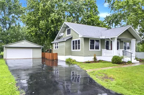 Exterior - 1733 Aero Ave, Kettering, OH 45429 photo 2 of 11